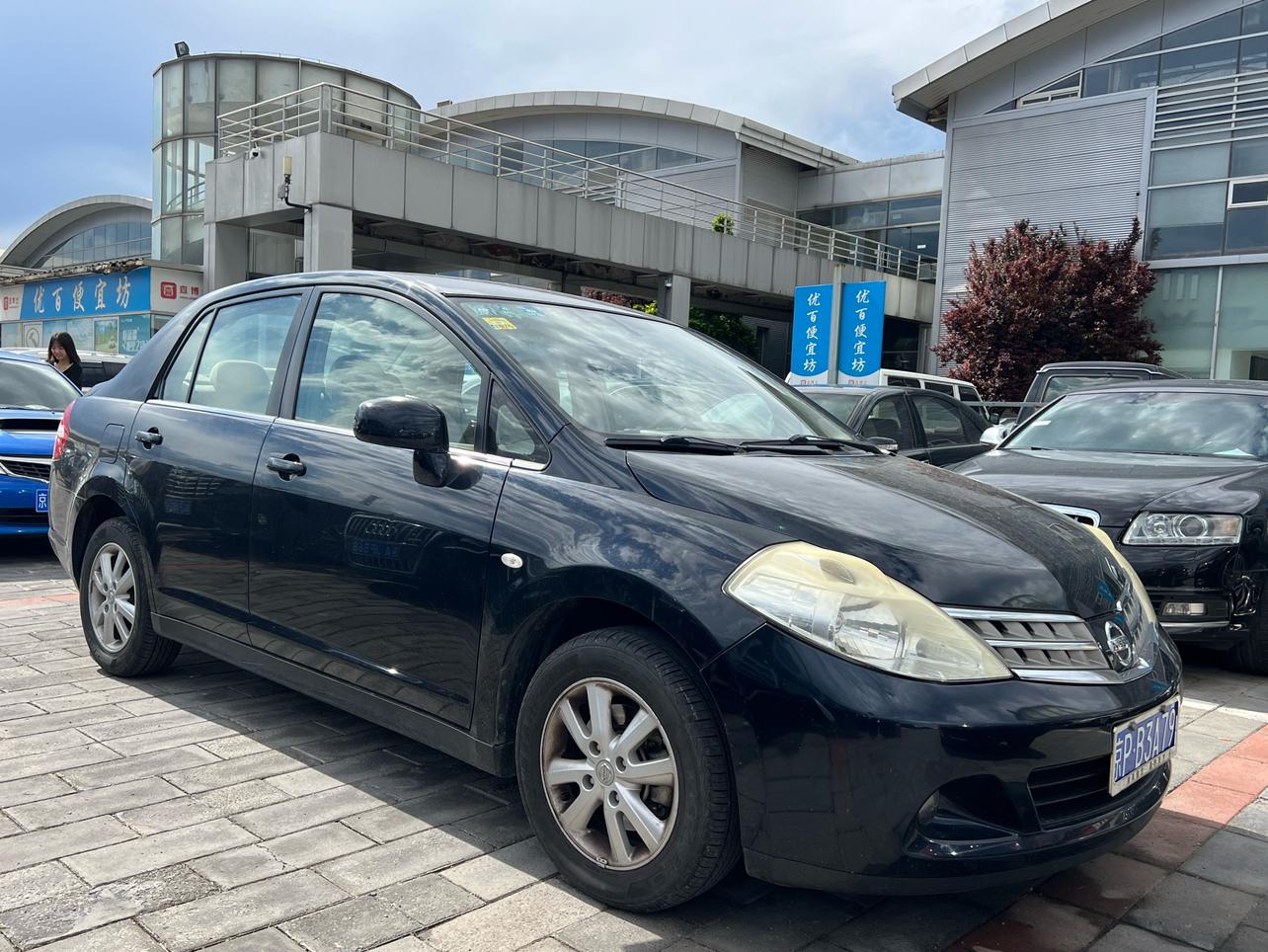 Nissan Tiida 2009 thumb 10