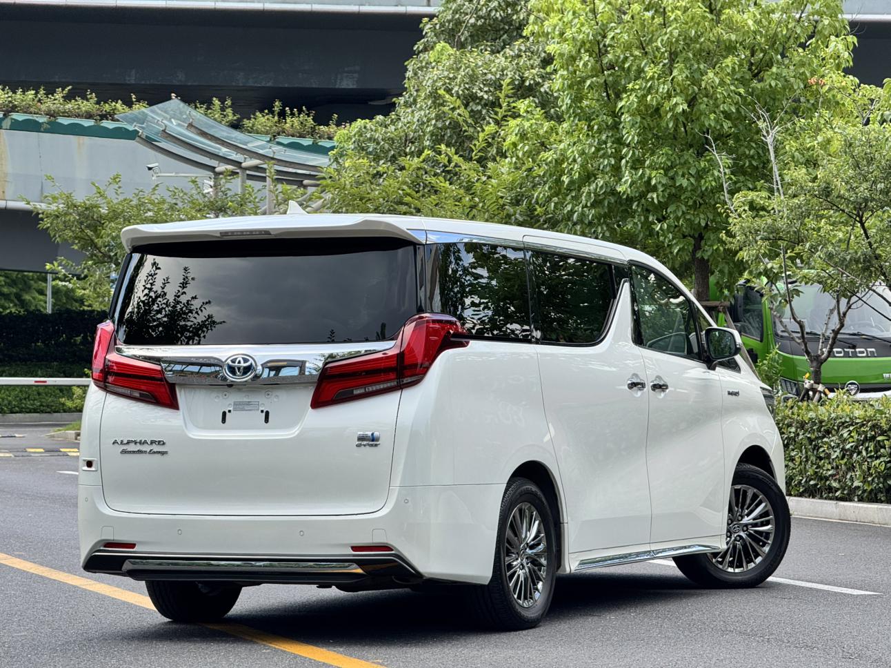 Toyota Alphard 2021 thumb 4