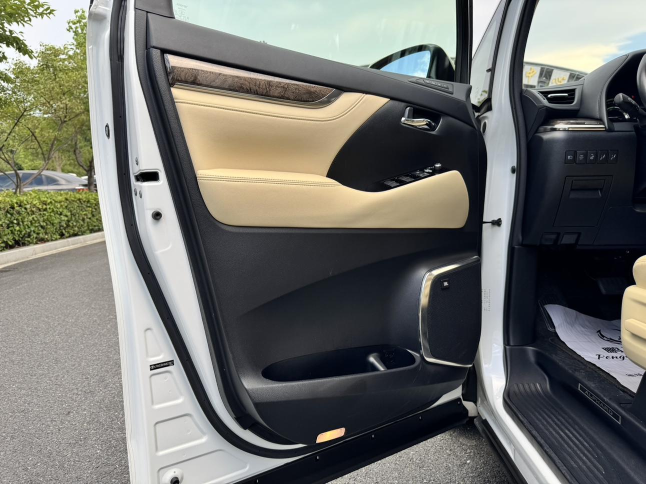 Toyota Alphard 2021 thumb 5