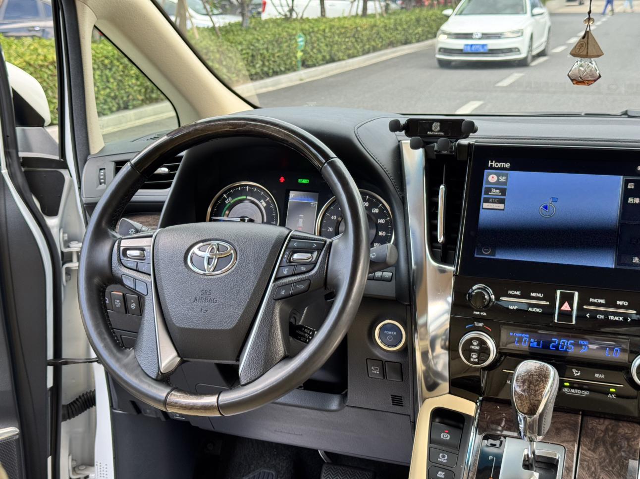 Toyota Alphard 2021 thumb 8