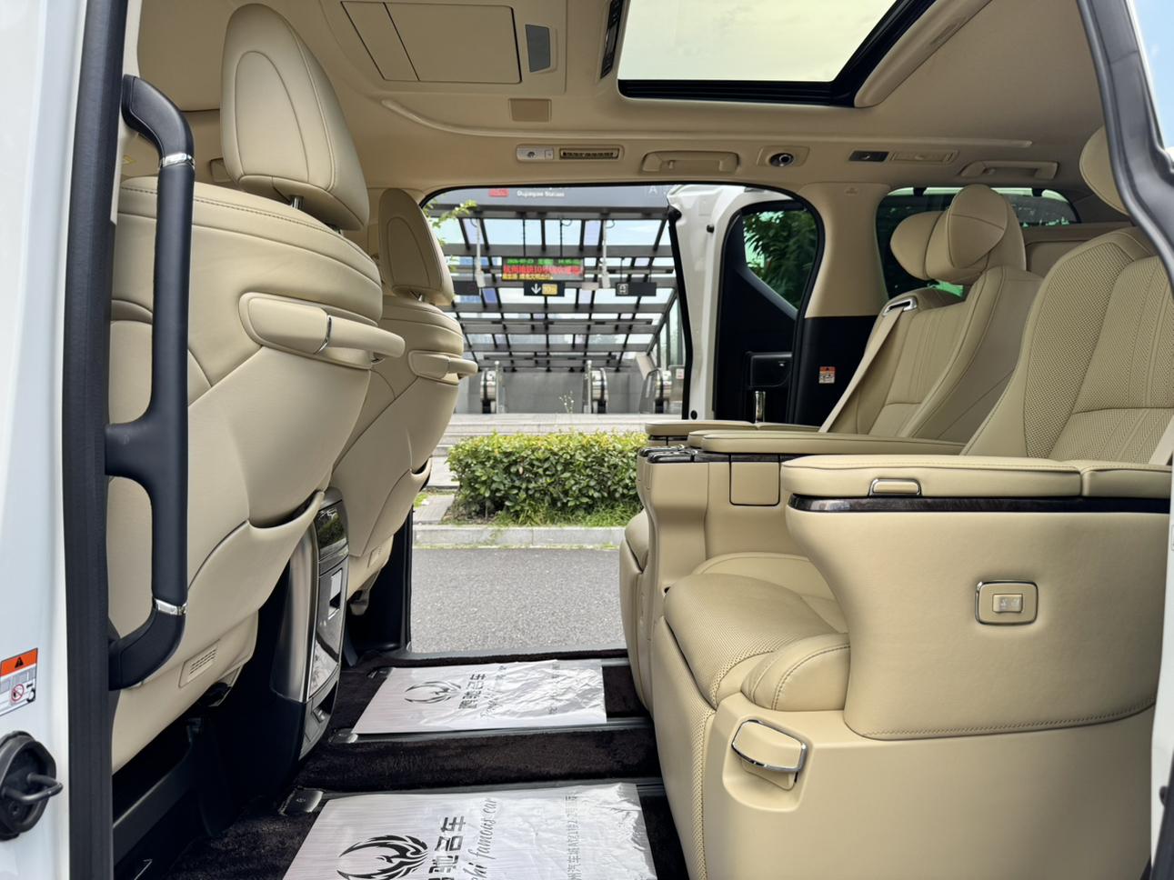 Toyota Alphard 2021 thumb 10