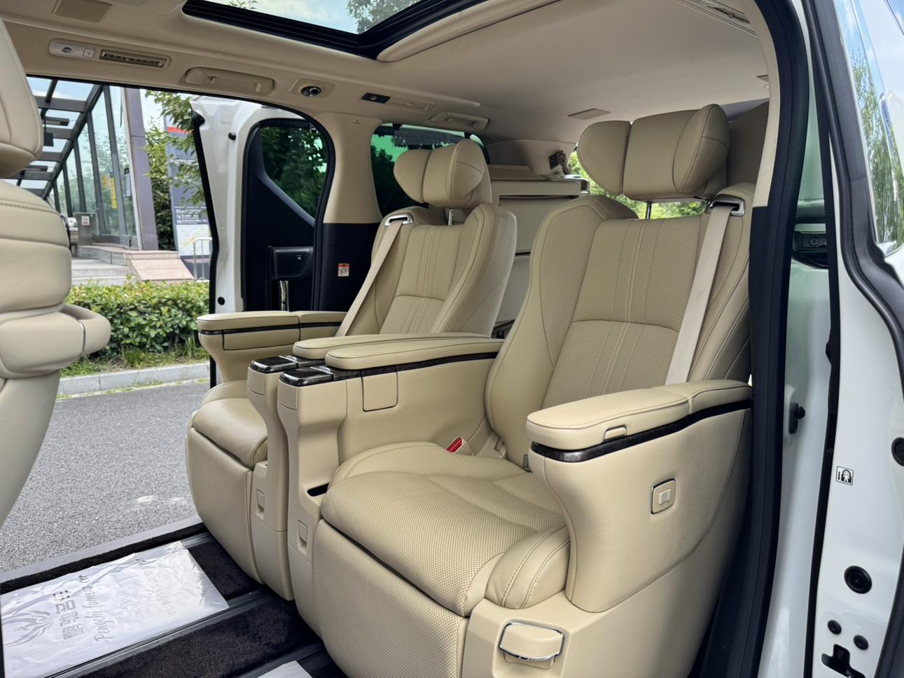 Toyota Alphard 2021 thumb 11