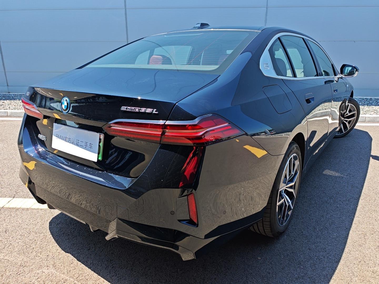 BMW i5 2025 thumb 3