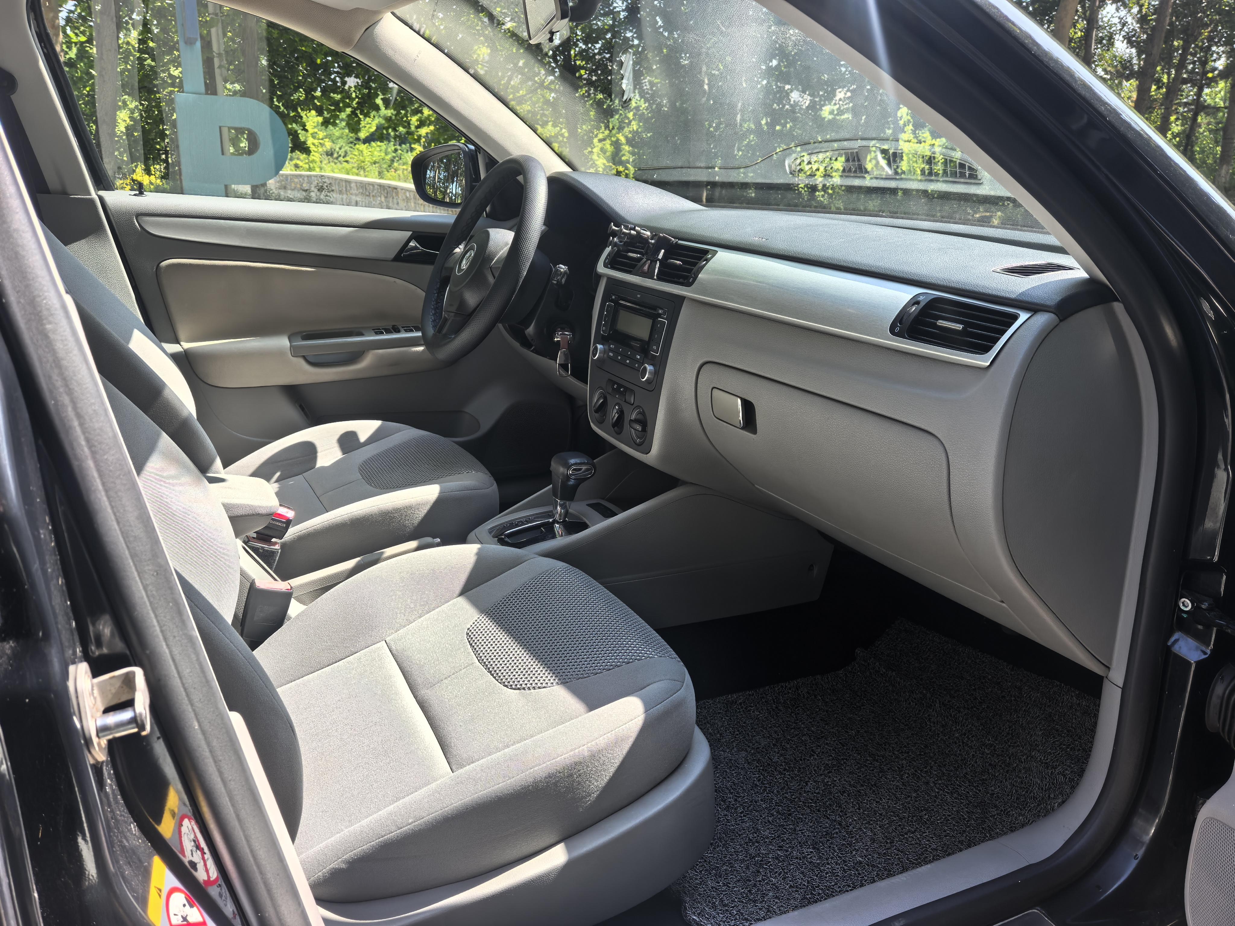 Volkswagen Bora 2012 thumb 4