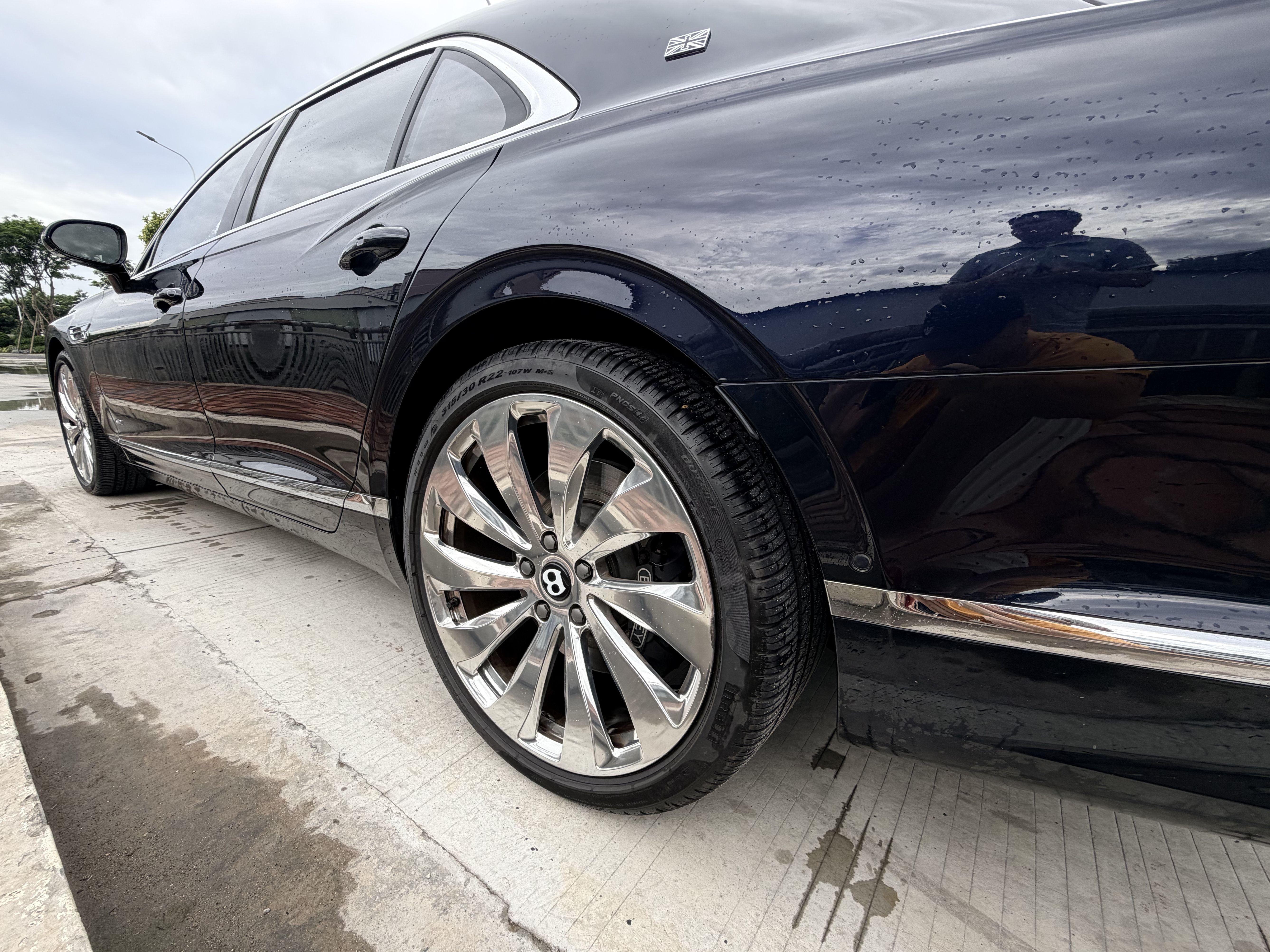 Bentley Fei Chi 2020 thumb 3