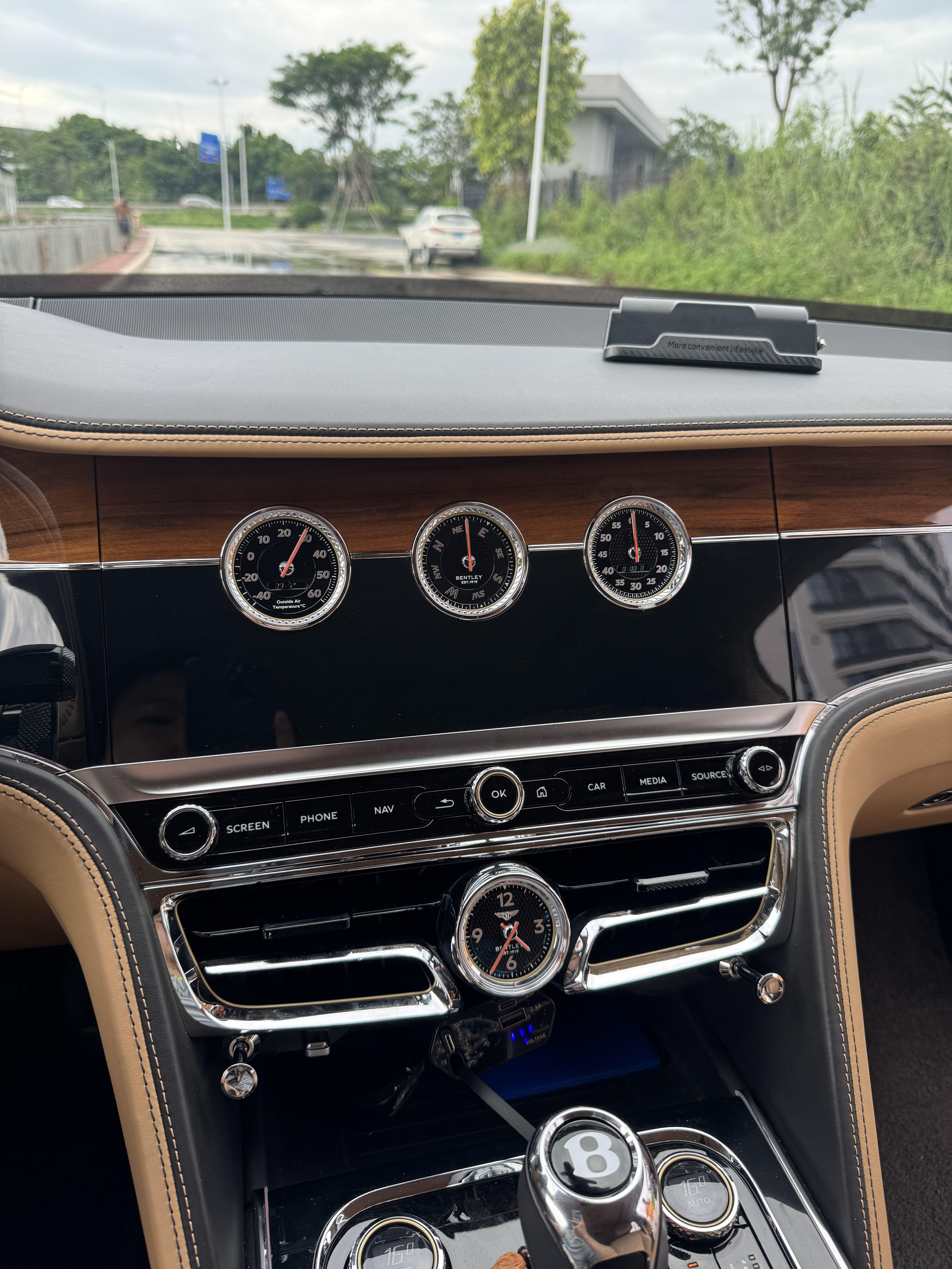 Bentley Fei Chi 2020 thumb 7