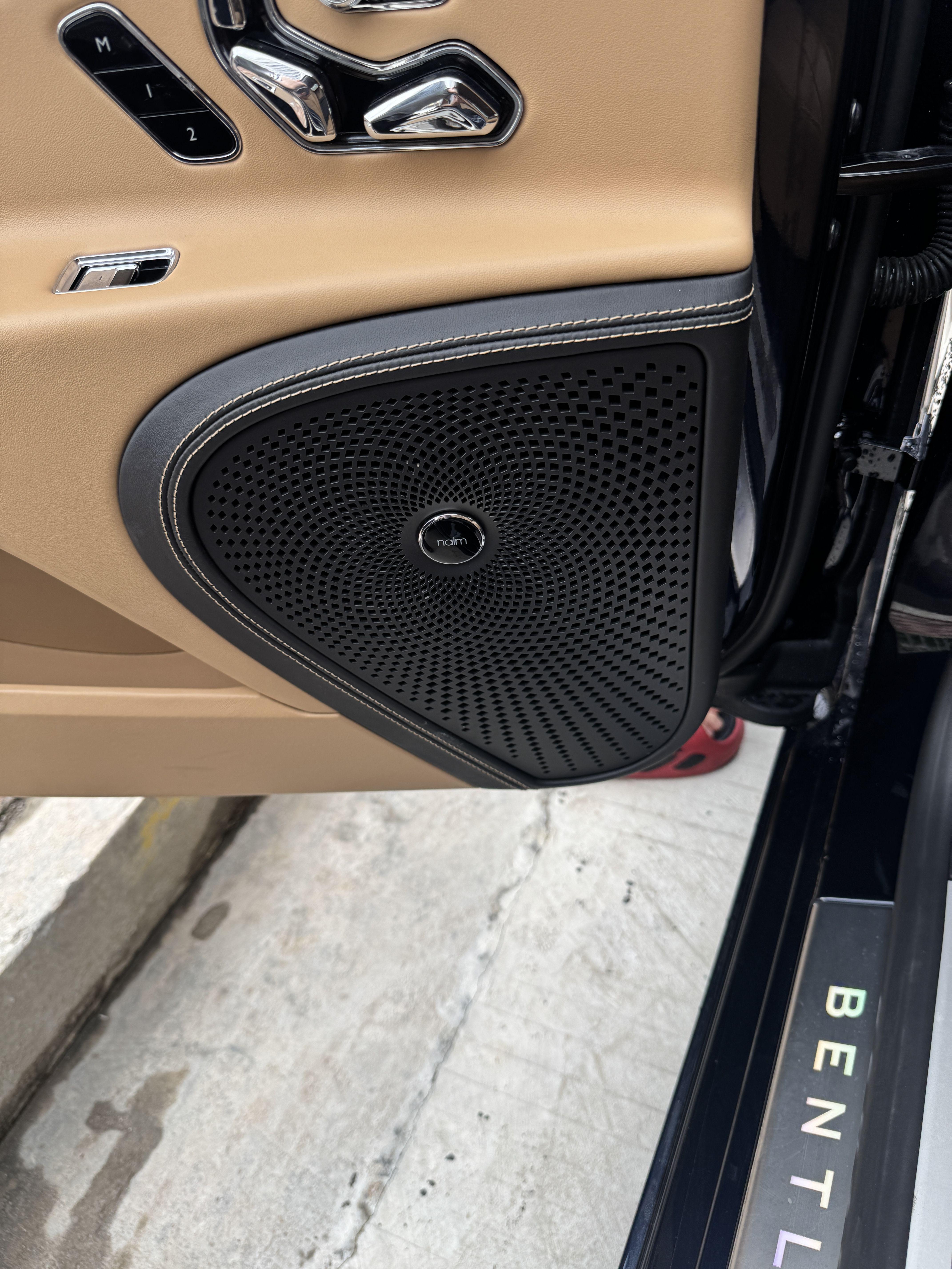 Bentley Fei Chi 2020 thumb 8
