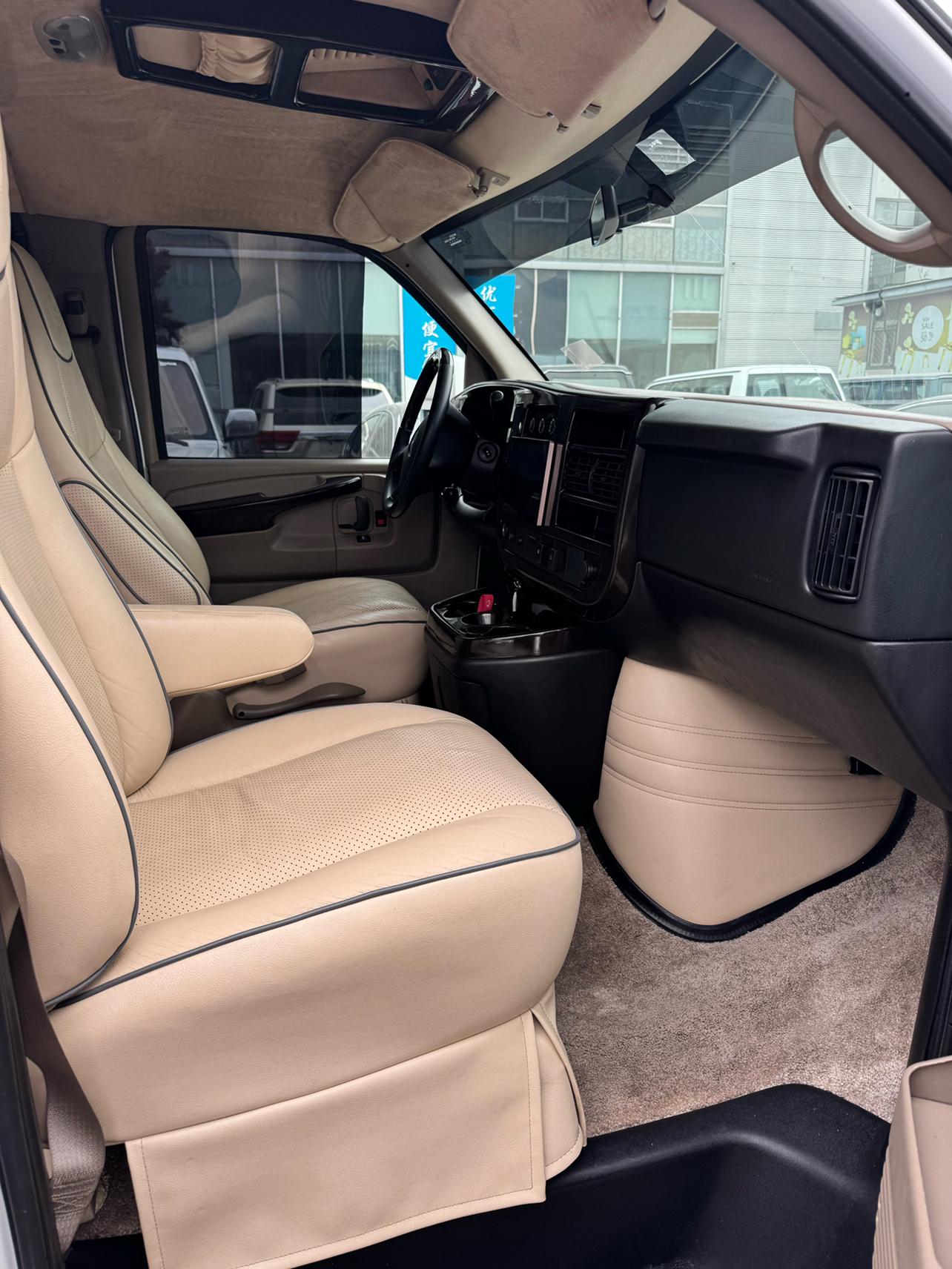 GMC Savana 2011 thumb 7