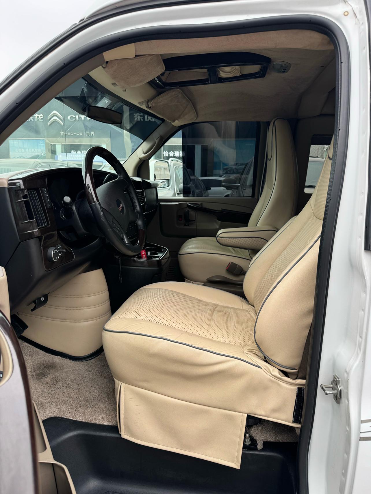 GMC Savana 2011 thumb 9