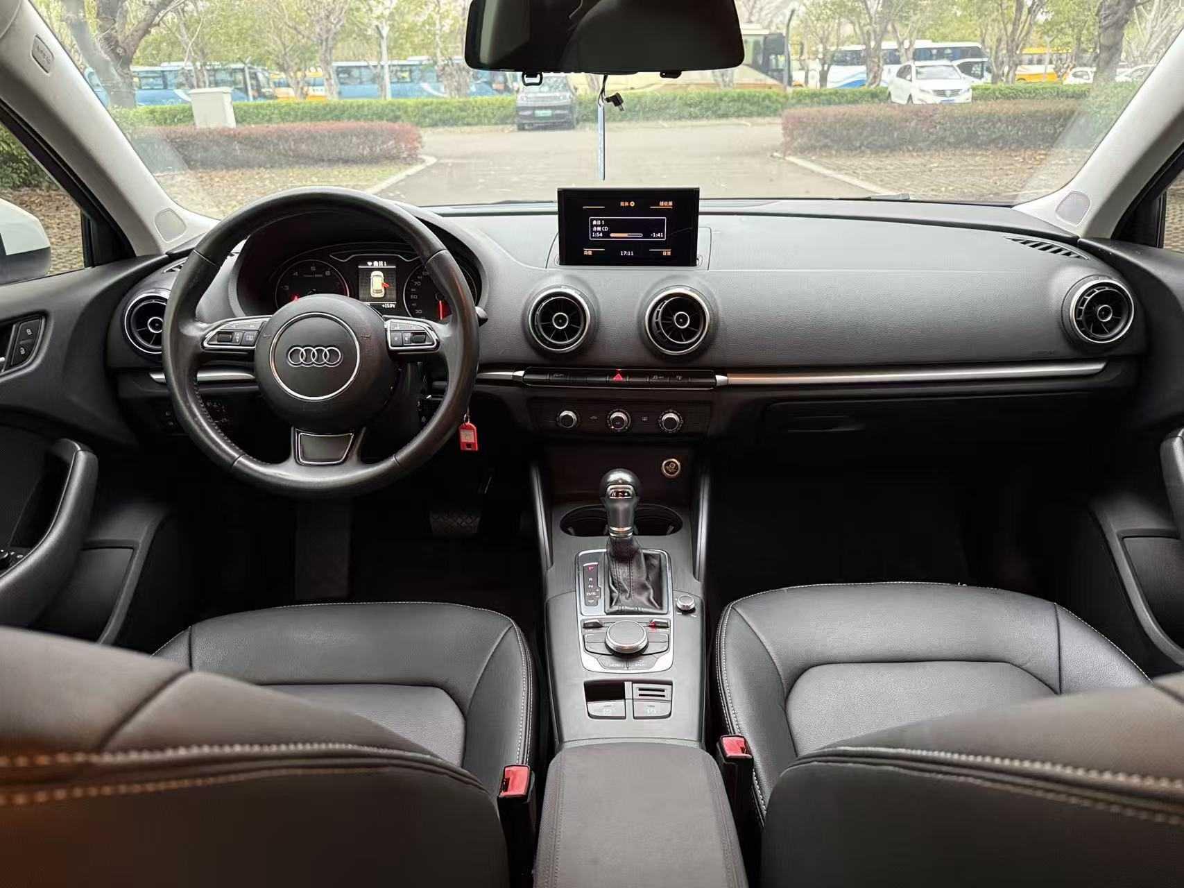 Audi A3 2015 thumb 5