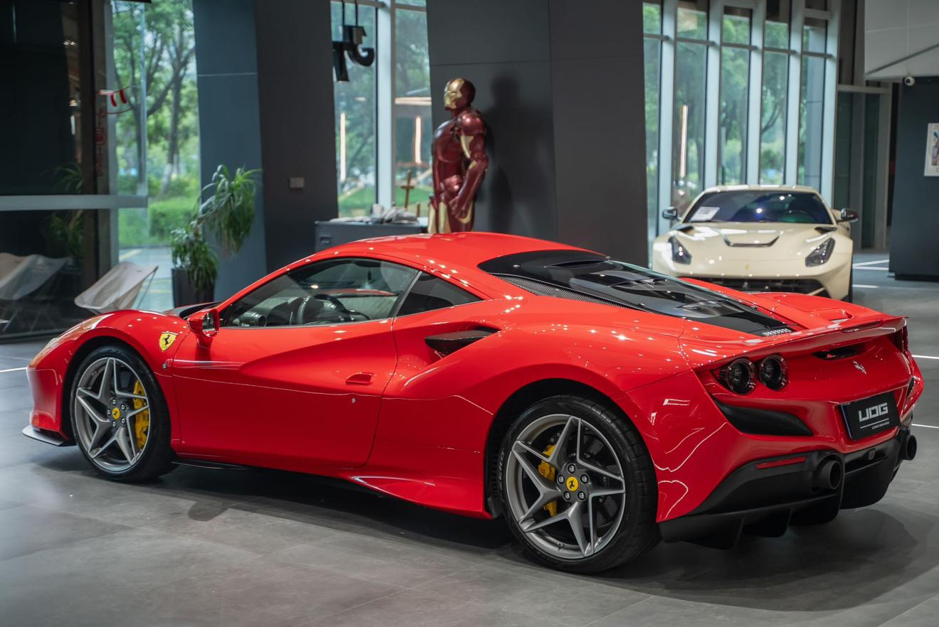 Ferrari F8 2020 thumb 2