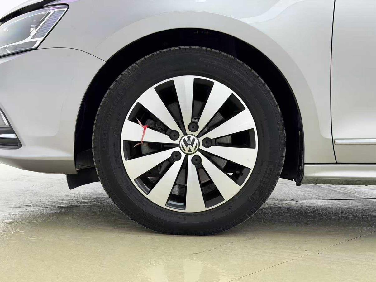 Volkswagen Sagitar 2018 thumb 7