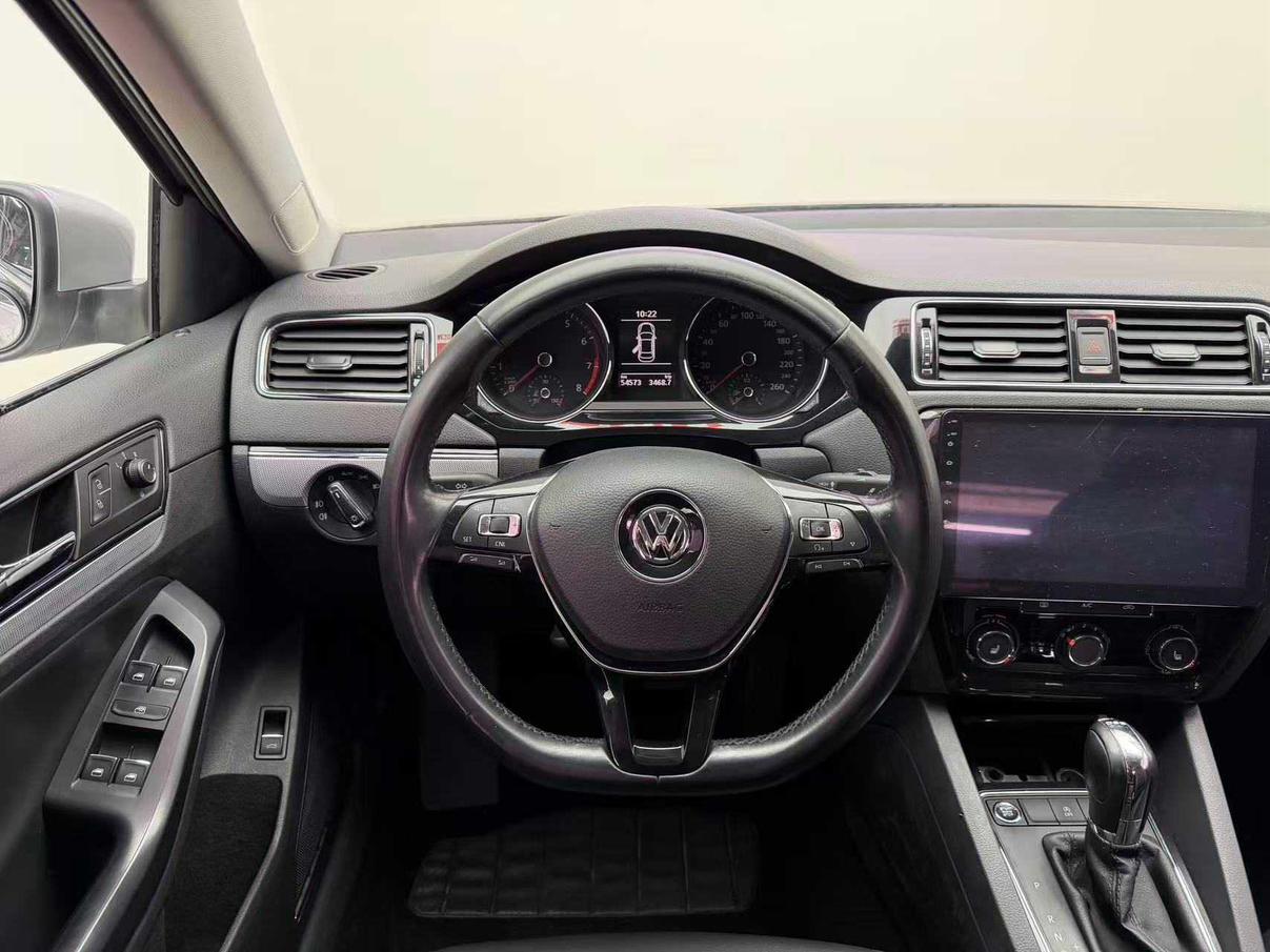 Volkswagen Sagitar 2018 thumb 10