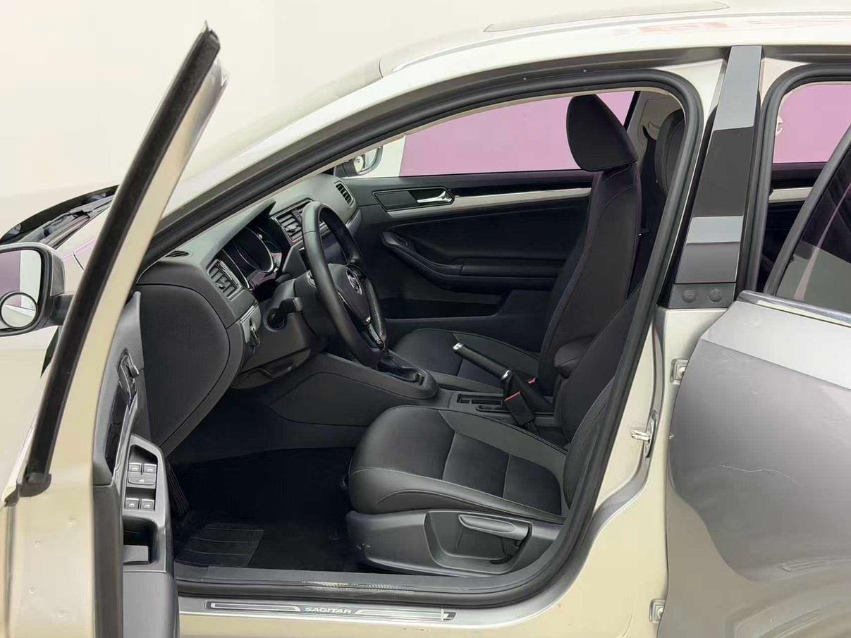 Volkswagen Sagitar 2018 thumb 11