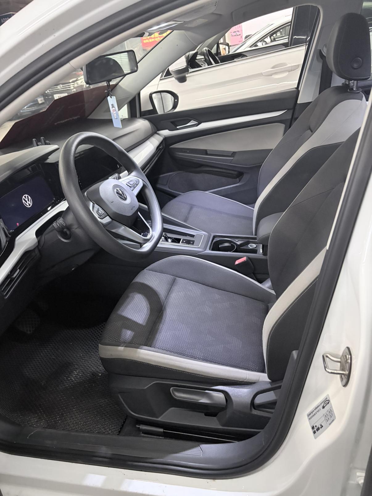 Volkswagen Golf Sportsvan 2023 thumb 6