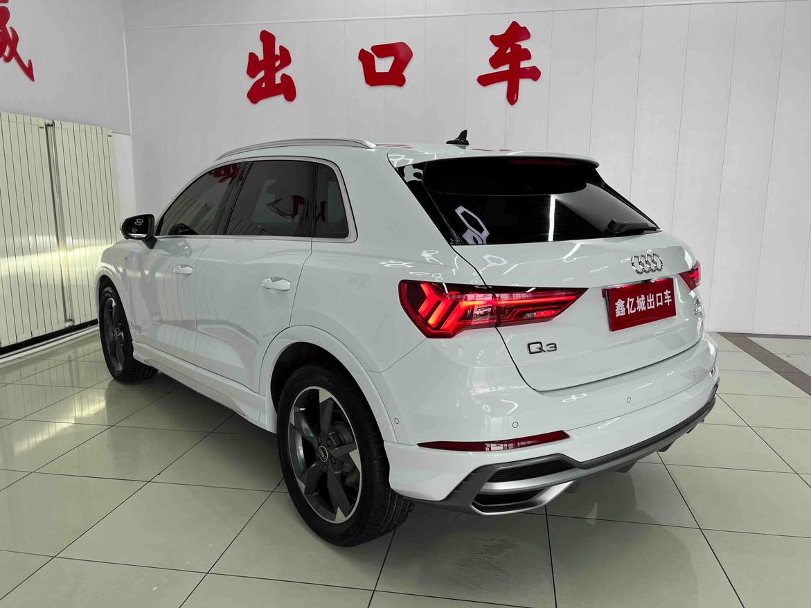 Audi Q3 2022 thumb 2