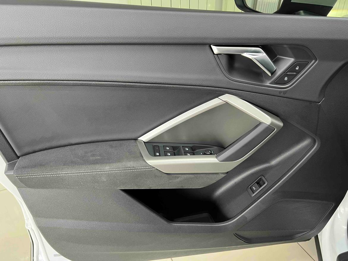 Audi Q3 2022 thumb 9