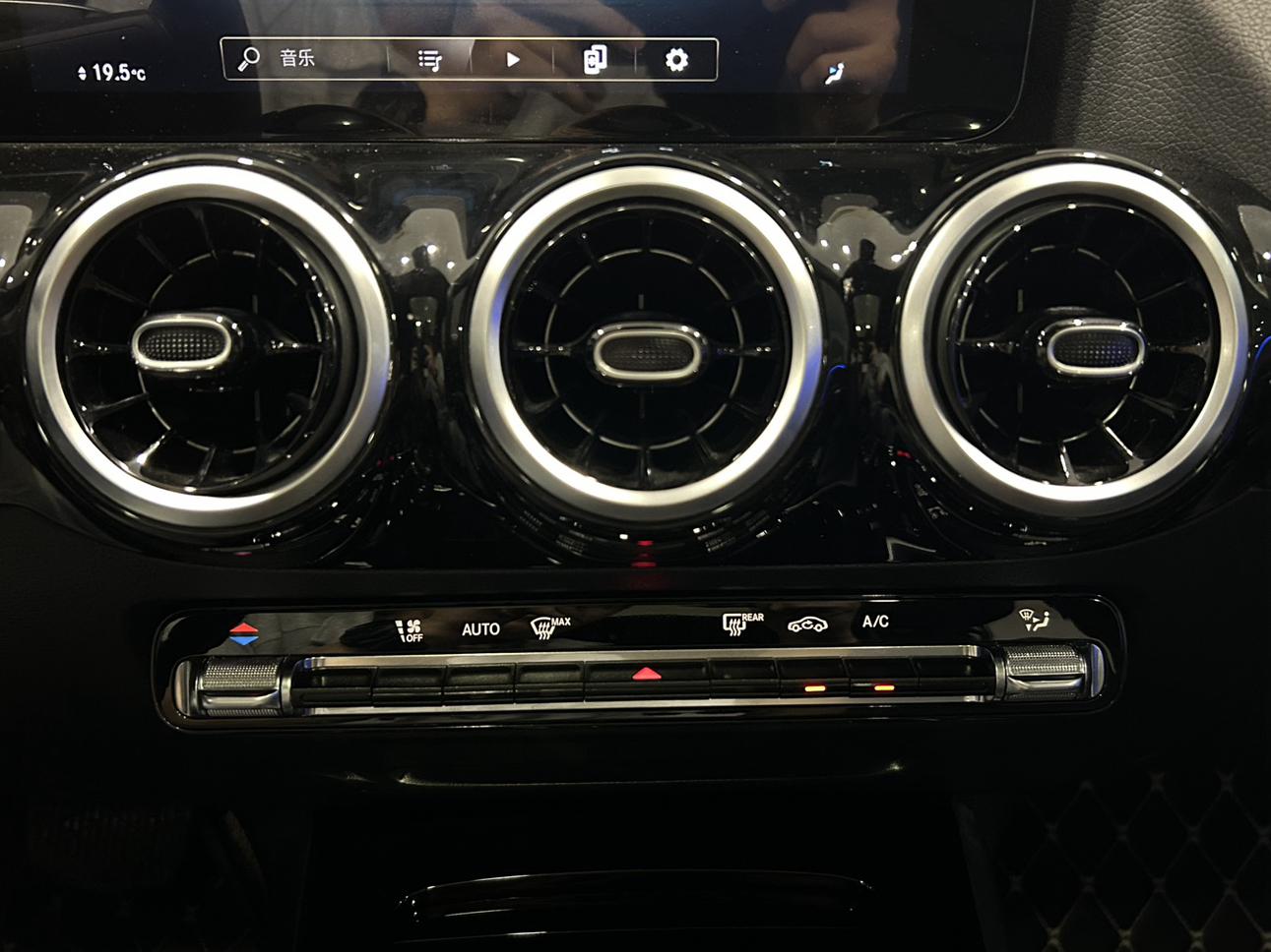 Mercedes-Benz GLA 2022 thumb 12