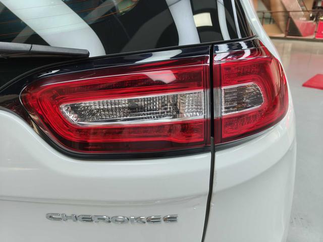 Jeep Renegade 2016 thumb 10
