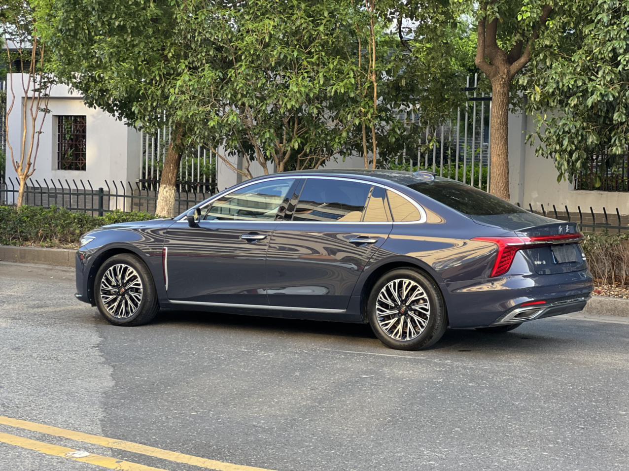 Hongqi H5 2024 thumb 2