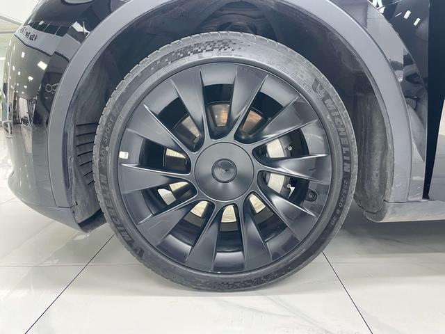 Tesla Model Y 2022 thumb 5
