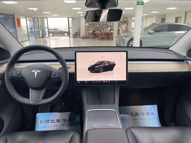 Tesla Model Y 2022 thumb 6