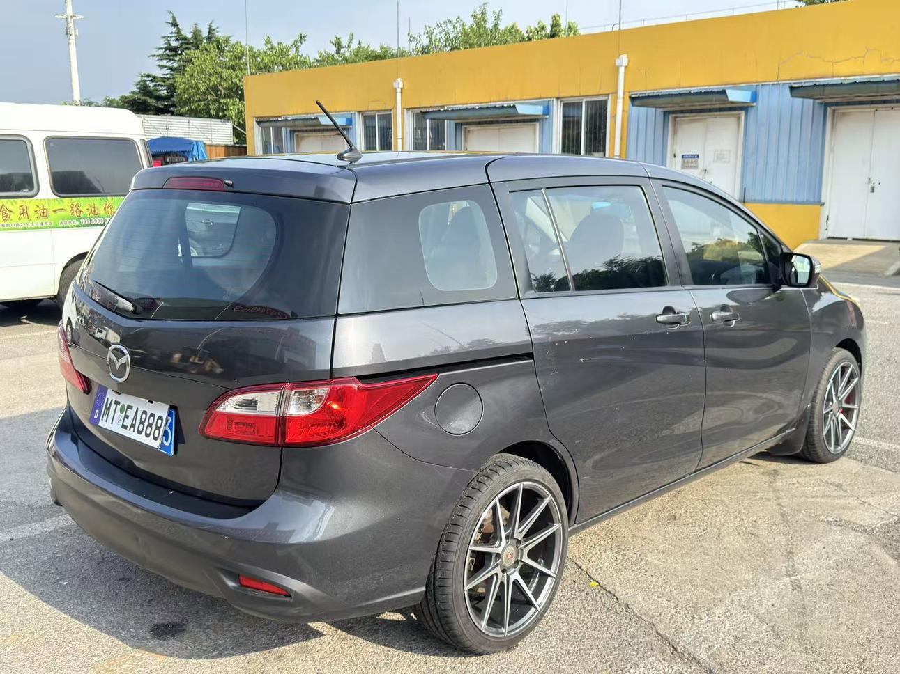 Mazda 5 2013 thumb 3