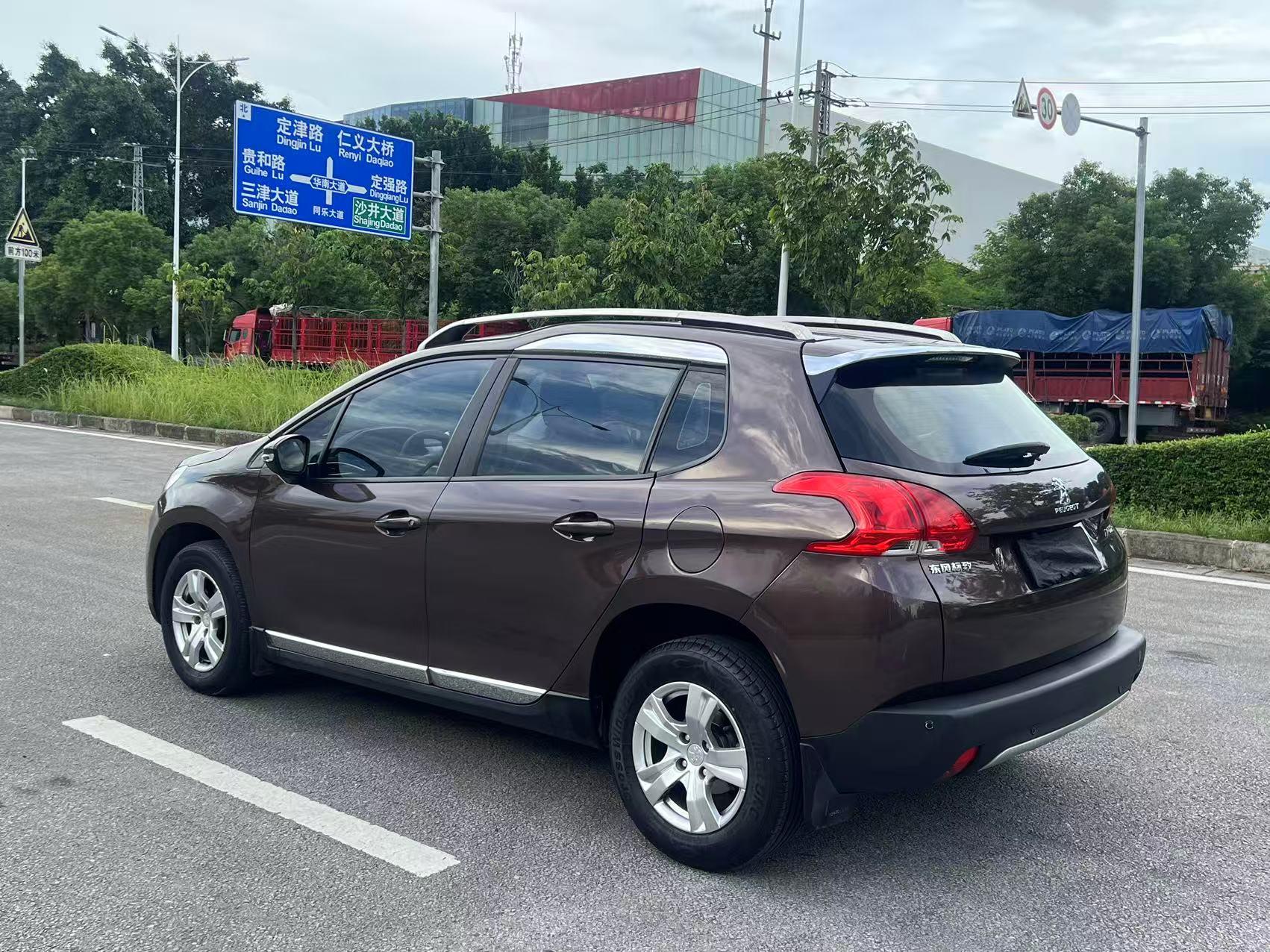 Peugeot 2008 2015 thumb 3