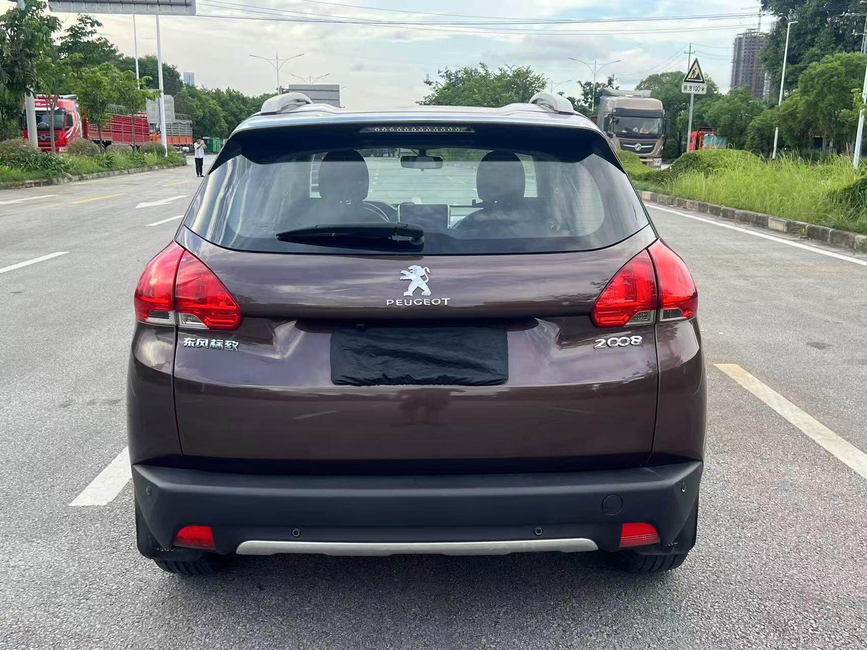 Peugeot 2008 2015 thumb 4