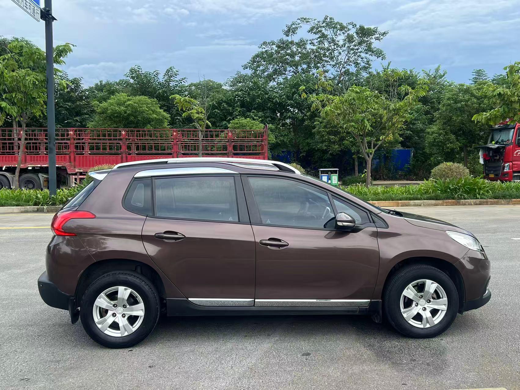 Peugeot 2008 2015 thumb 6