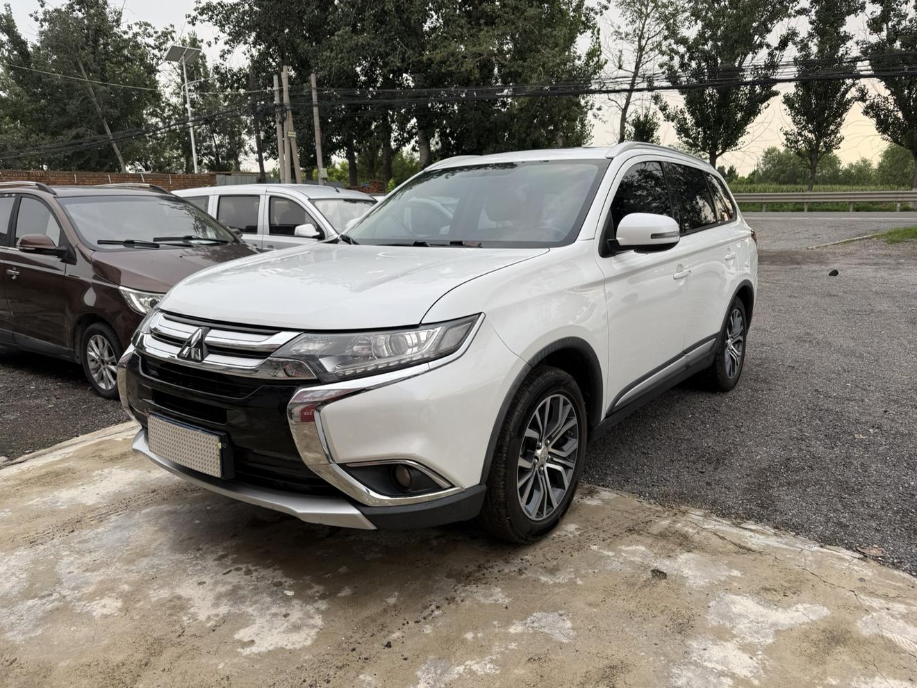 Mitsubishi Outlander 2018 thumb 10