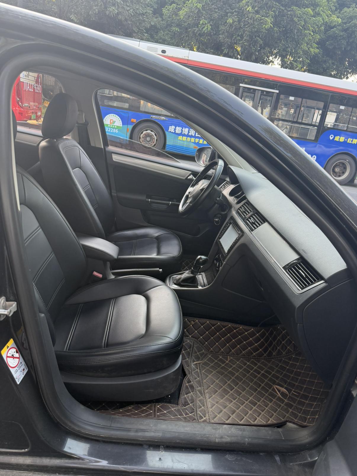 Volkswagen Bora 2015 thumb 6