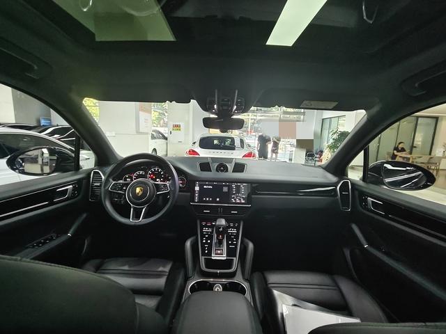 Porsche Cayenne 2019 thumb 4