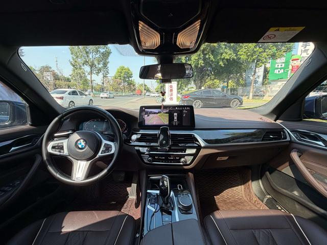 BMW 5 серии 2021 thumb 4