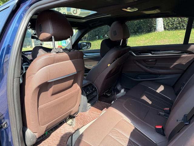 BMW 5 серии 2021 thumb 10