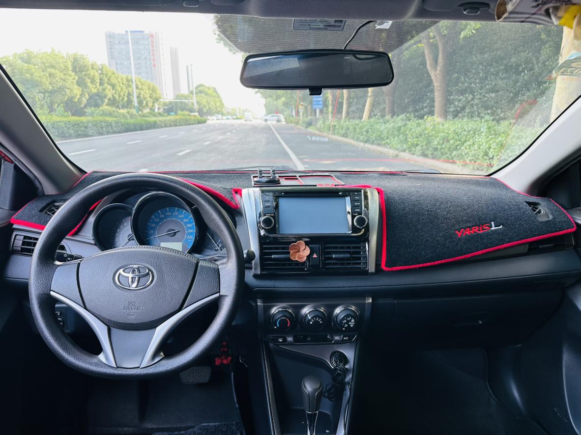 Toyota Yaris 2014 thumb 3
