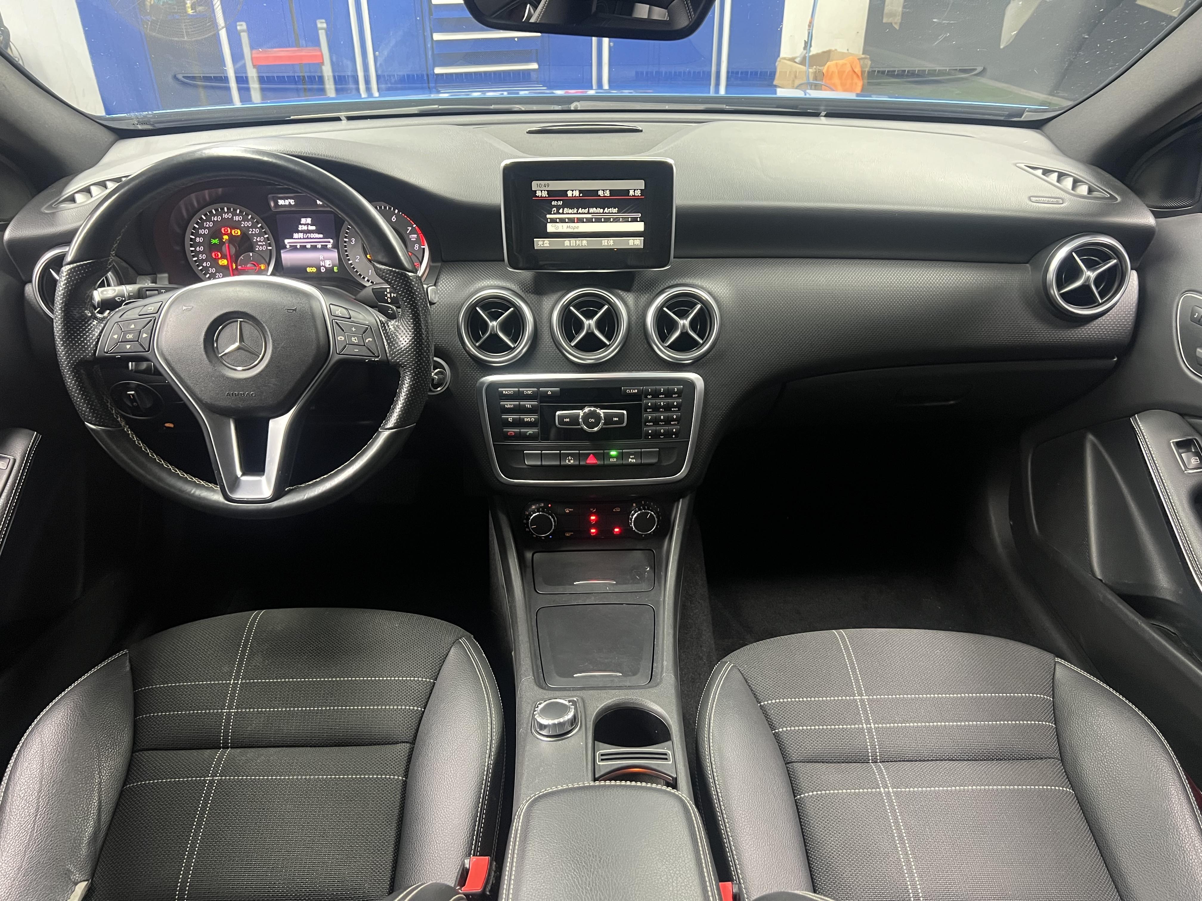 Mercedes-Benz A-Класс 2015 thumb 7
