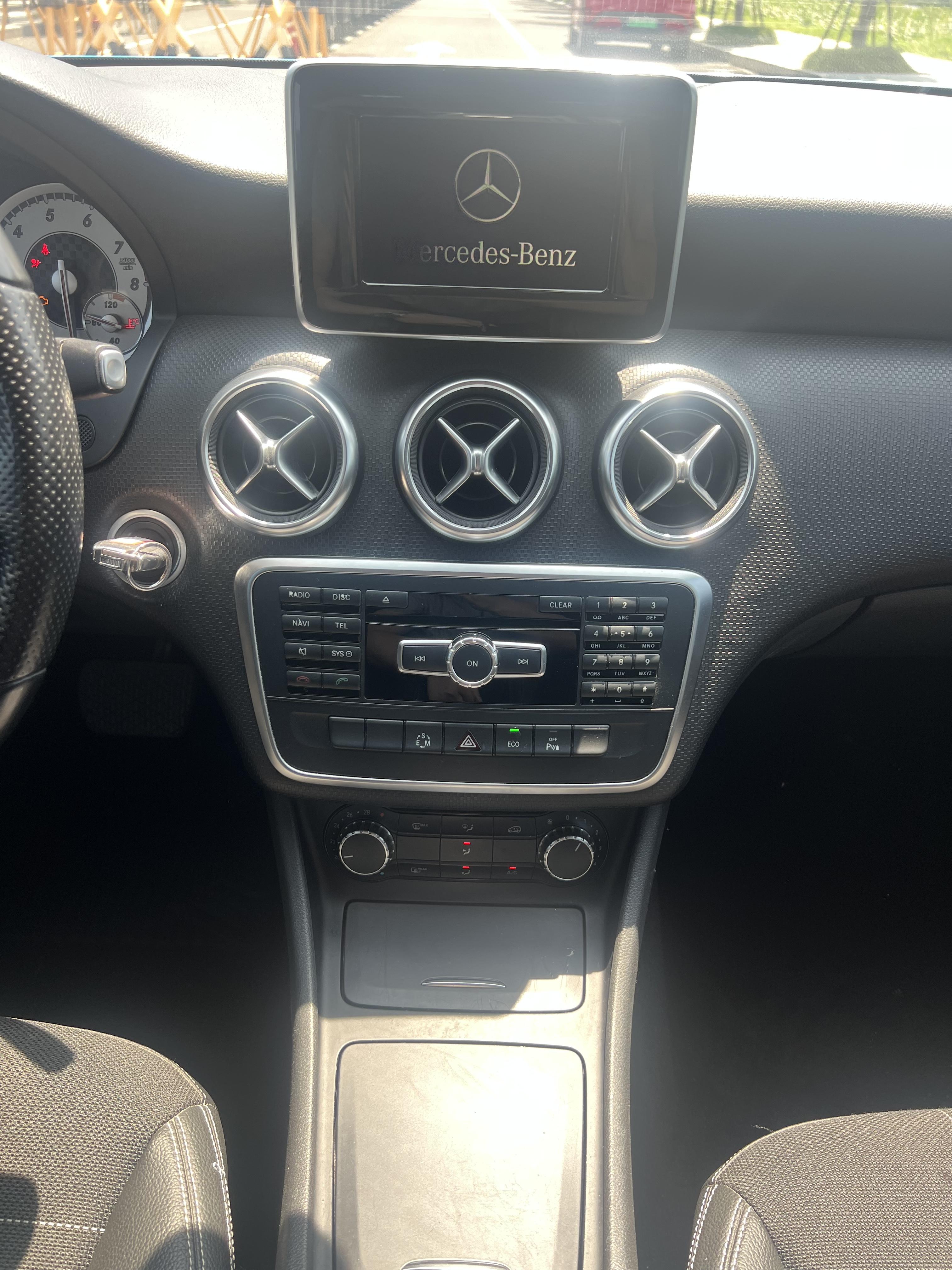 Mercedes-Benz A-Класс 2015 thumb 8