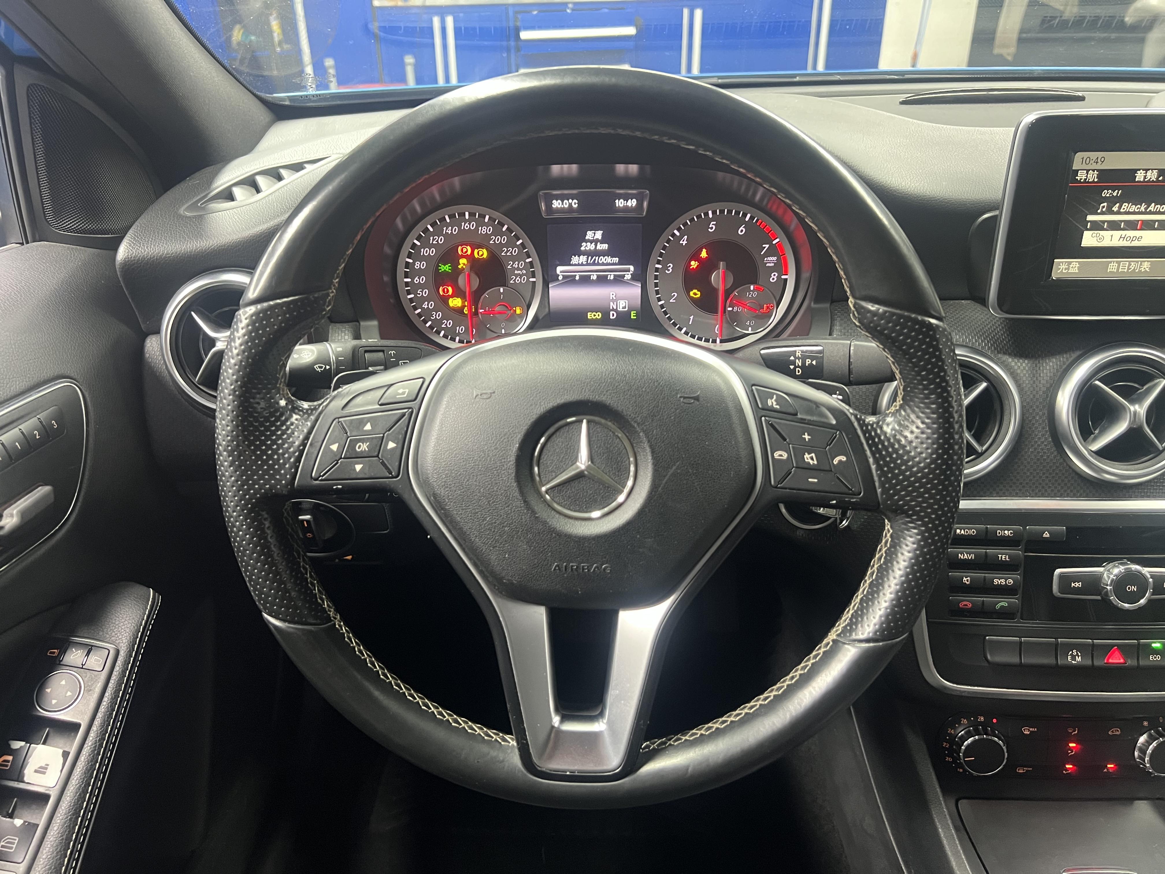Mercedes-Benz A-Класс 2015 thumb 9