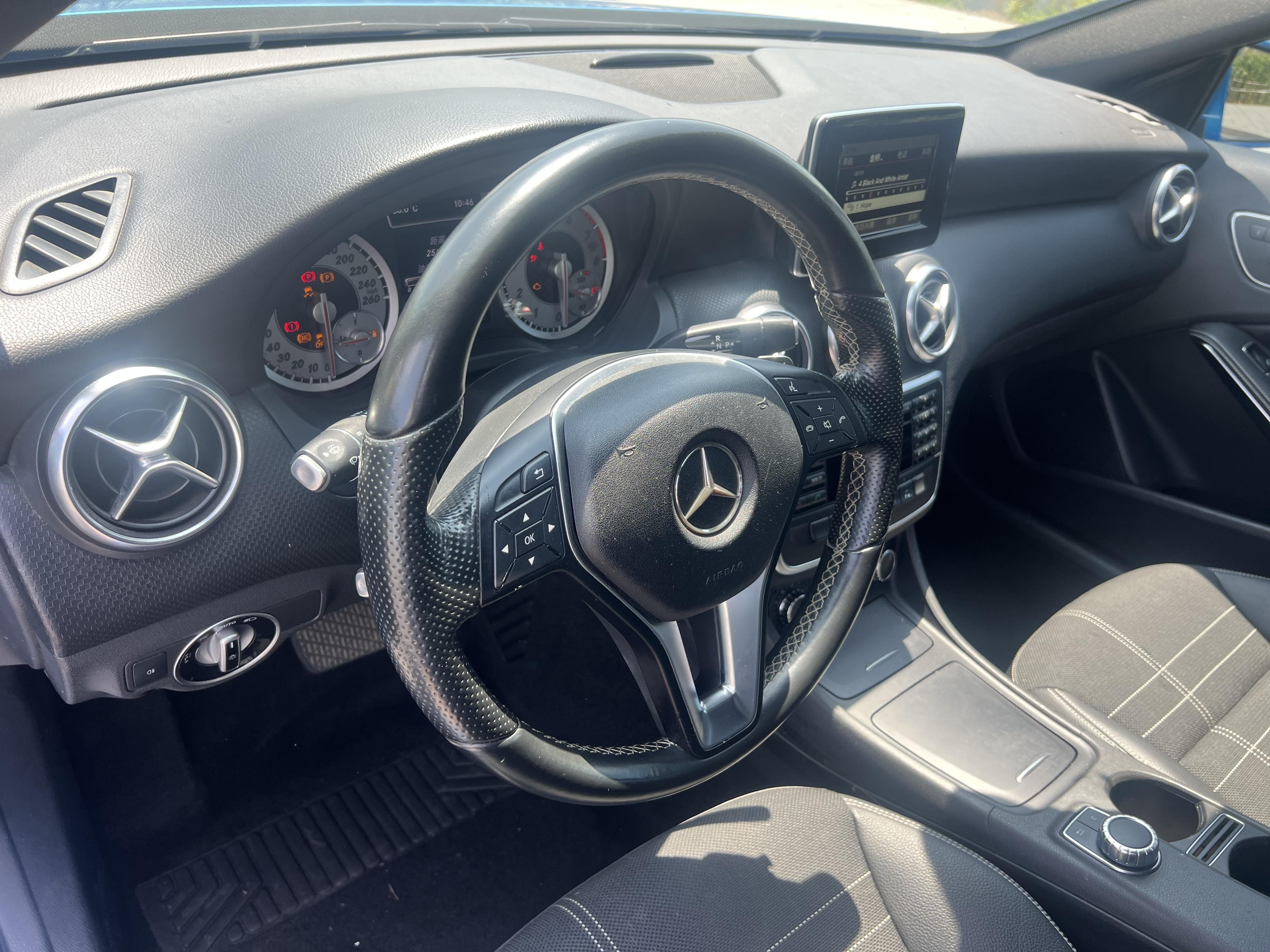 Mercedes-Benz A-Класс 2015 thumb 10