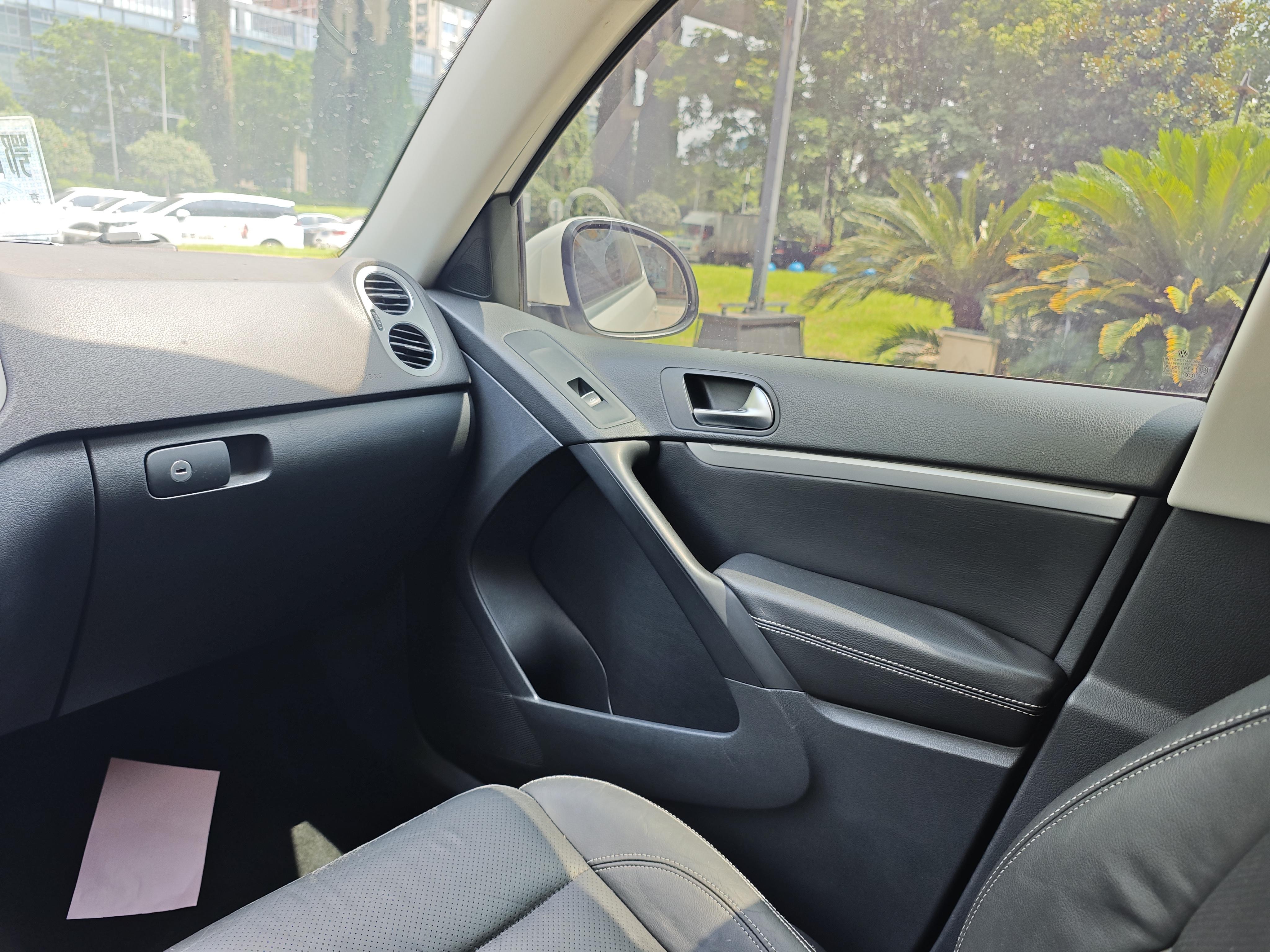 Volkswagen Tiguan 2016 thumb 9