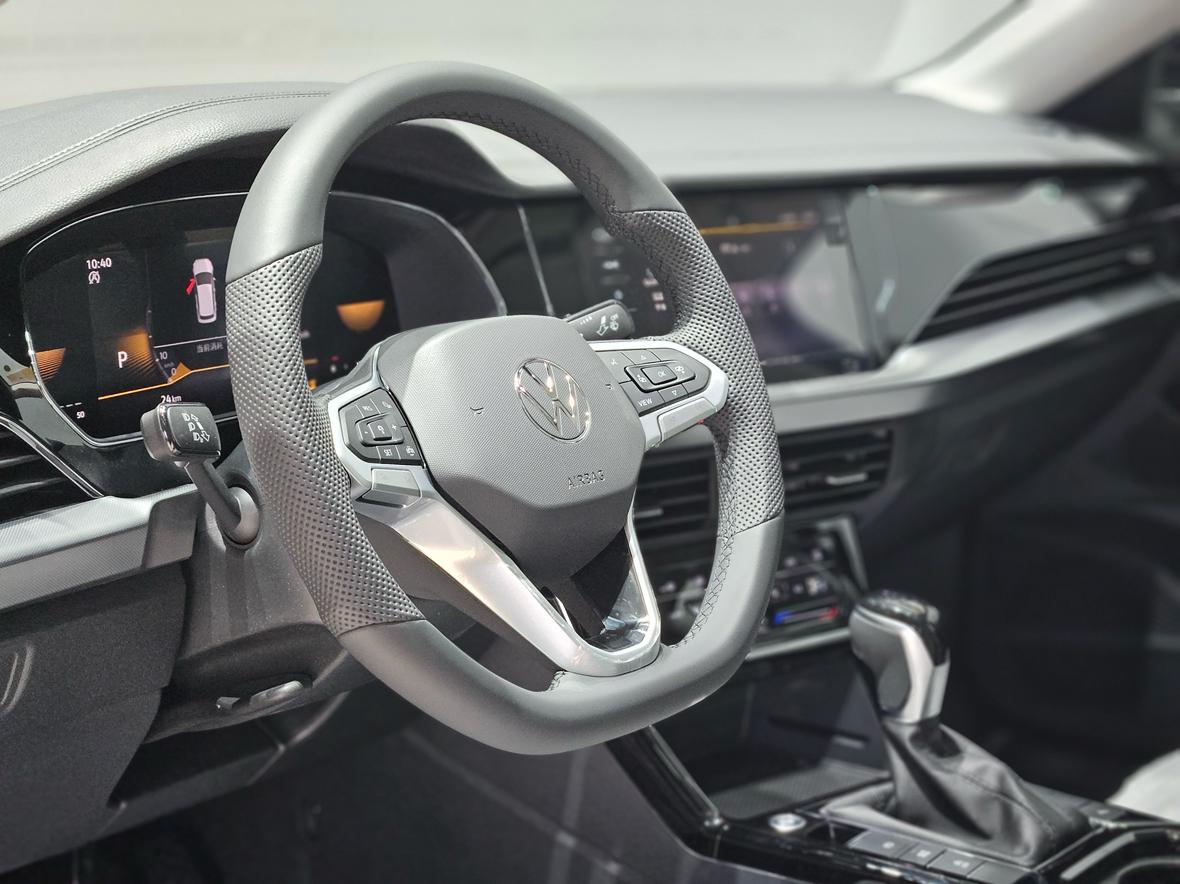Volkswagen Passat (North America and China) 2025 thumb 12