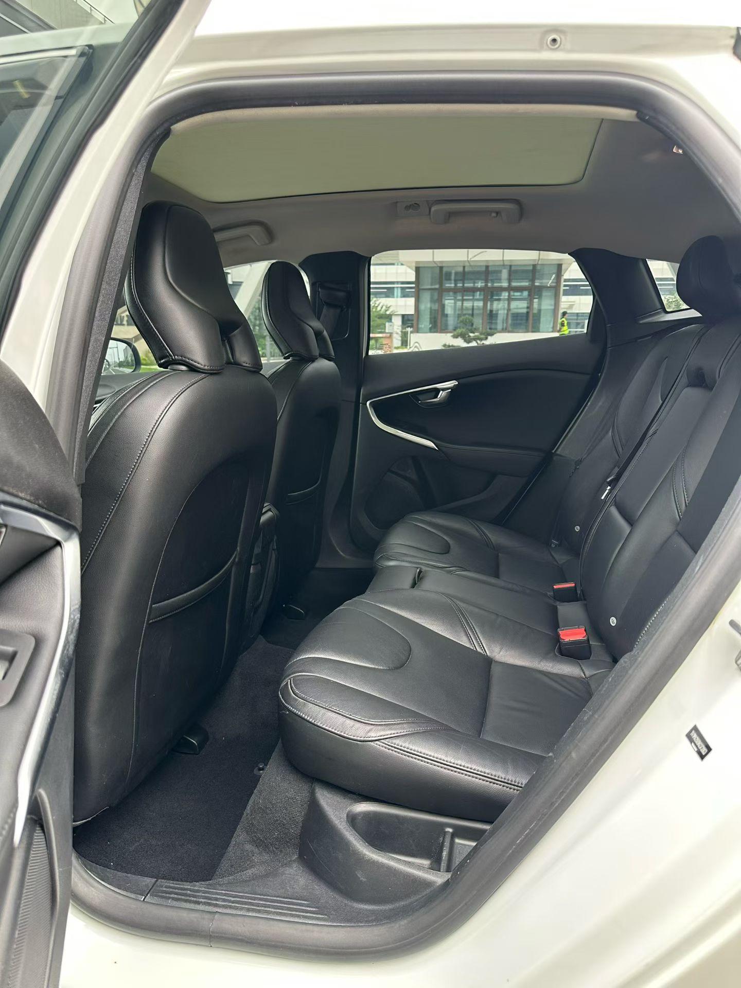 Volvo V40 2017 thumb 7