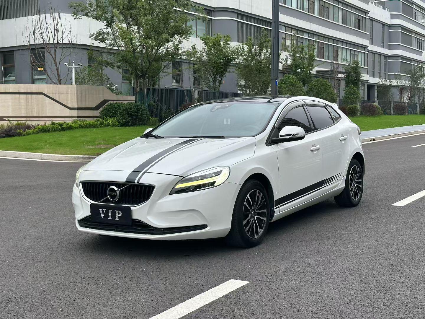 Volvo V40 2017 thumb 8