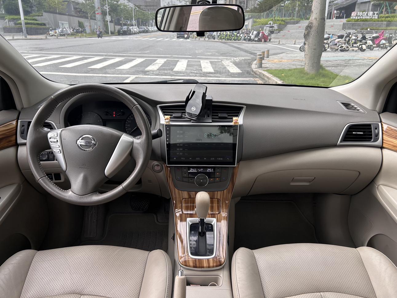 Nissan Sylphy 2014 thumb 10