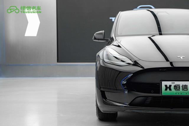 Tesla Model Y 2022 thumb 12
