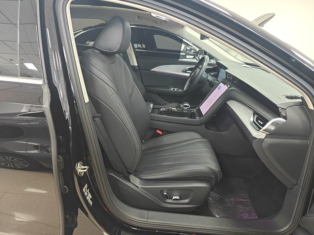 Hongqi H5 2025 thumb 9