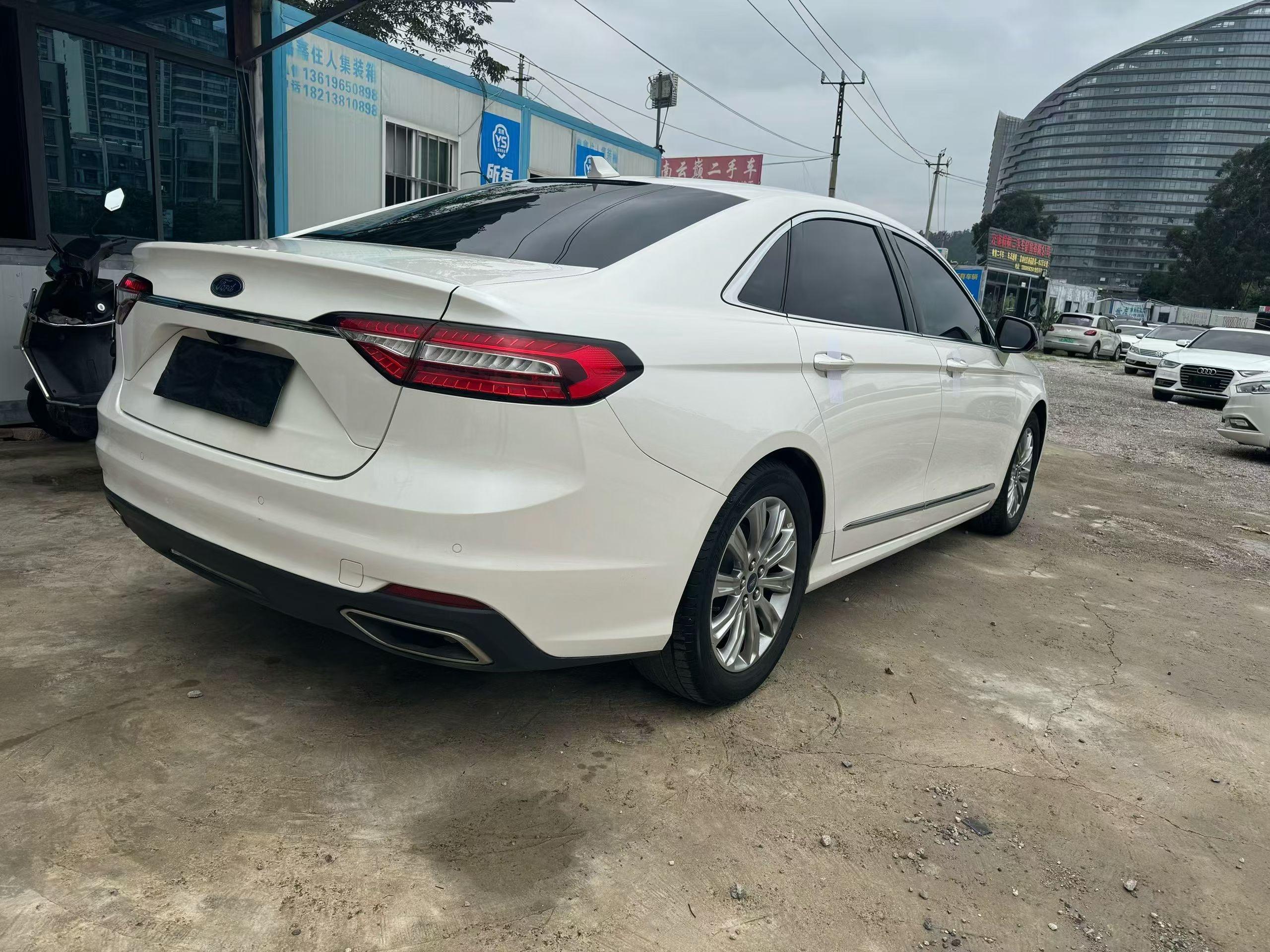 Ford Taurus 2019 thumb 4