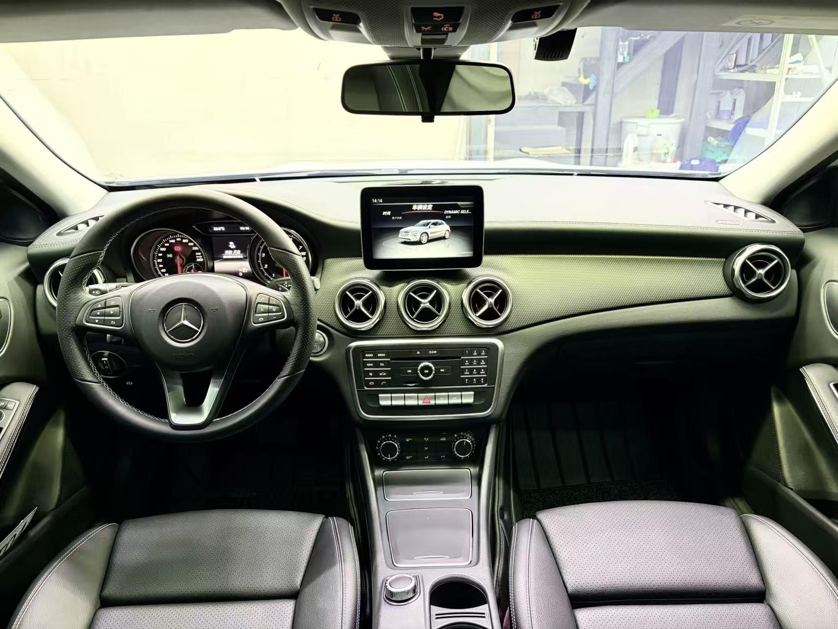 Mercedes-Benz GLA 2017 thumb 4