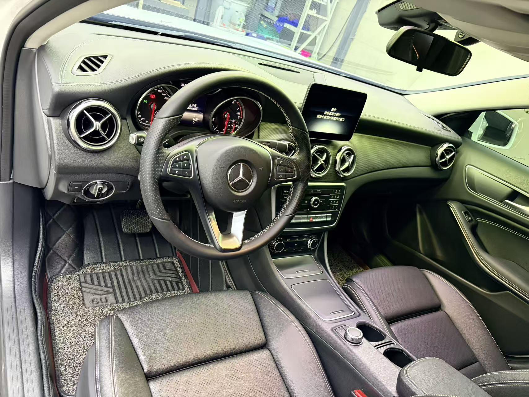 Mercedes-Benz GLA 2017 thumb 6